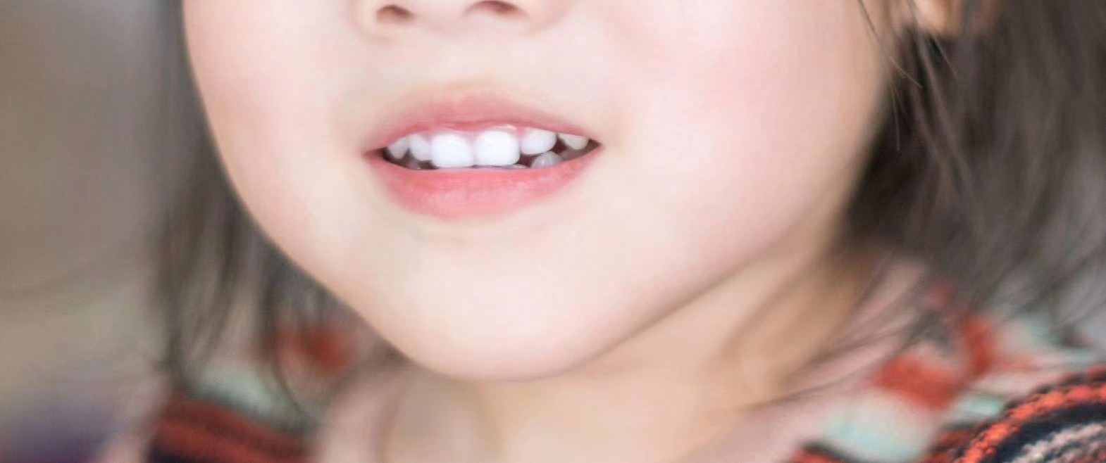 女儿的第一次拔牙,牙齿就是孩子的另外一张脸面