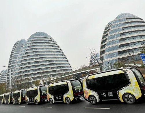 过早冒|24小时无人驾驶公交在汉开跑可免费体验！义务教育校外培训收费标准发布！