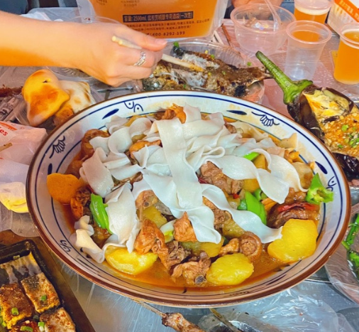 算的上武汉新疆羊烤肉串的鼻祖，不信你没吃过！