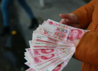 借钱看病现在要还，我想动保险钱不知道对不对！
