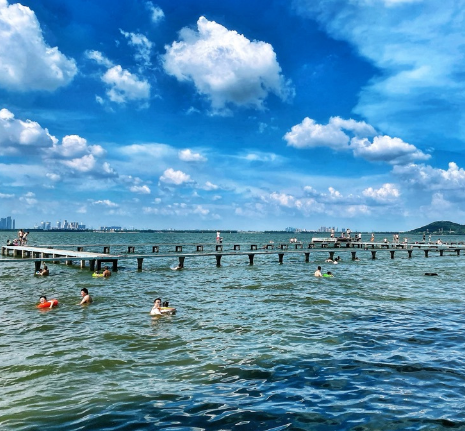 凌波门体验“跳东湖”，属于游泳爱好者的肆意洒脱！
